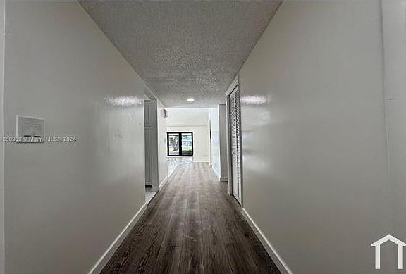 3rd image of 16273 Laurel Dr