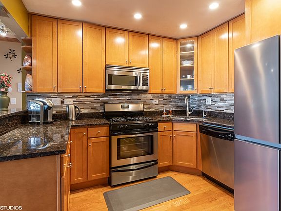 5th image of 5348 N Cumberland Ave APT 521-2