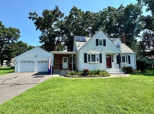 530 Ash Dr, Windsor Locks, CT 06096