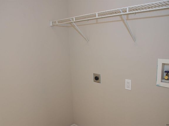 4th image of 1270 Coach Rd