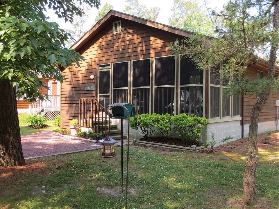 1st image of 606 4th St