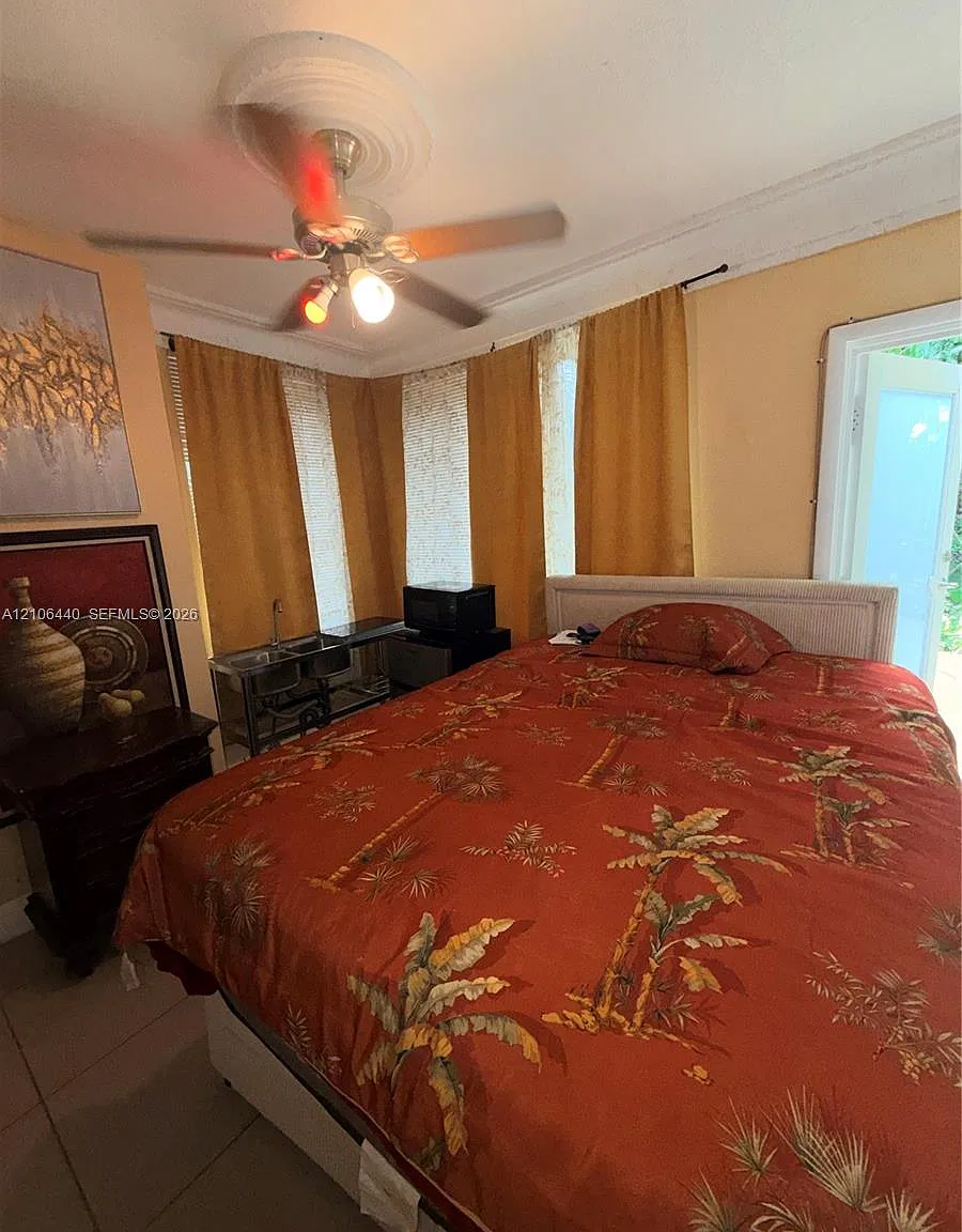 Lauderdale Lakes Northgat — Photo 4