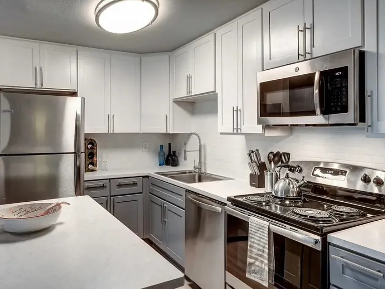Delridge Crossing Apartments — Photo 6