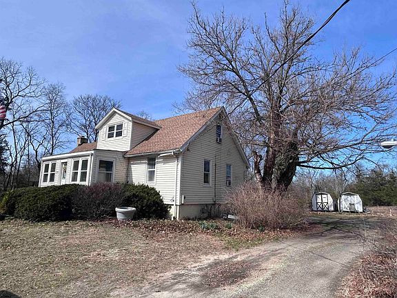 4th image of 2172 Almond Rd