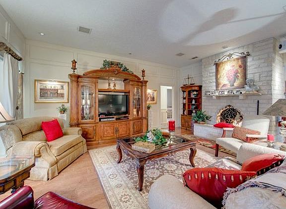 4th image of 3405 Whiffletree Dr