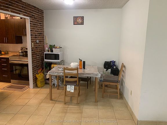 4th image of 380 Dixon Rd #304