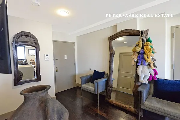 Rented by Peter Ashe | media 12