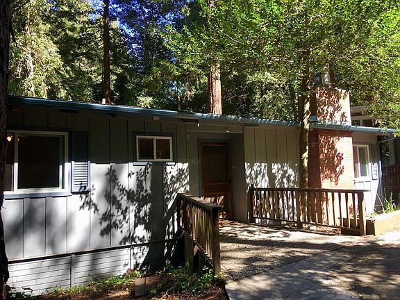 3rd image of 225 Brook Ln