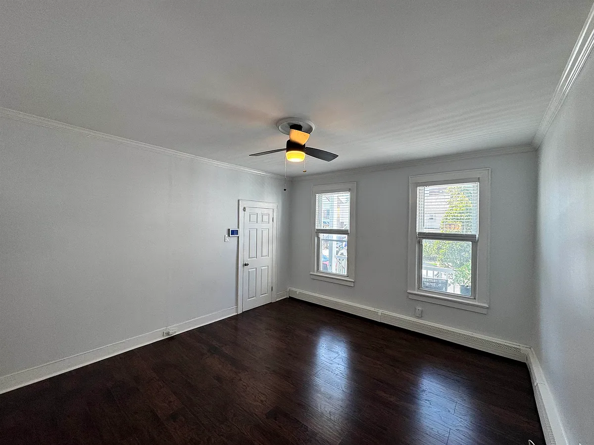 Building Photo - 24 Pamrapo Ave #1