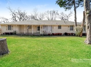 307 Pecan Dr, Desoto, TX 75115