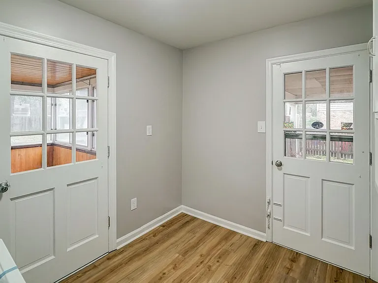 1621 Charrington Dr — Photo 17