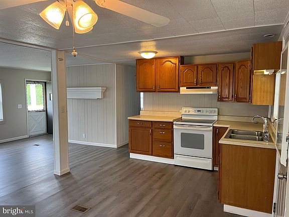 4th image of 28324 Rose Ln