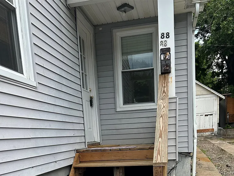 86-88 Bridge St — Photo 1