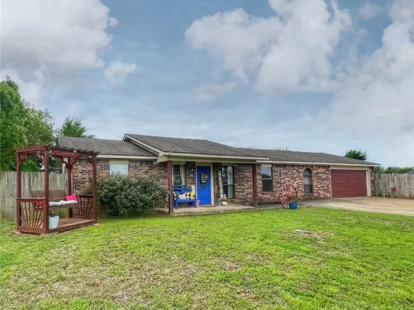 22 Meadowbrook Dr, Heavener, OK 74937