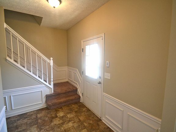 2nd image of 713 Stonebridge Cres