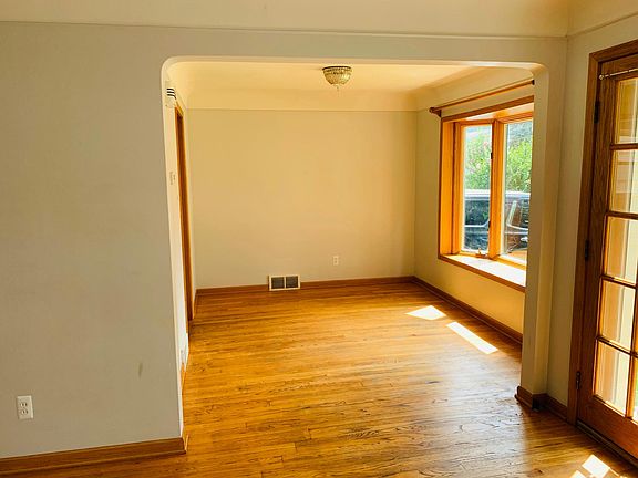 3rd image of 1125 Wyandotte Ave