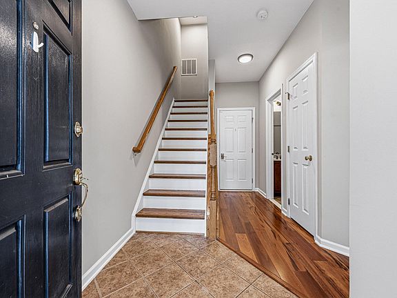 3rd image of 25033 Justice Dr