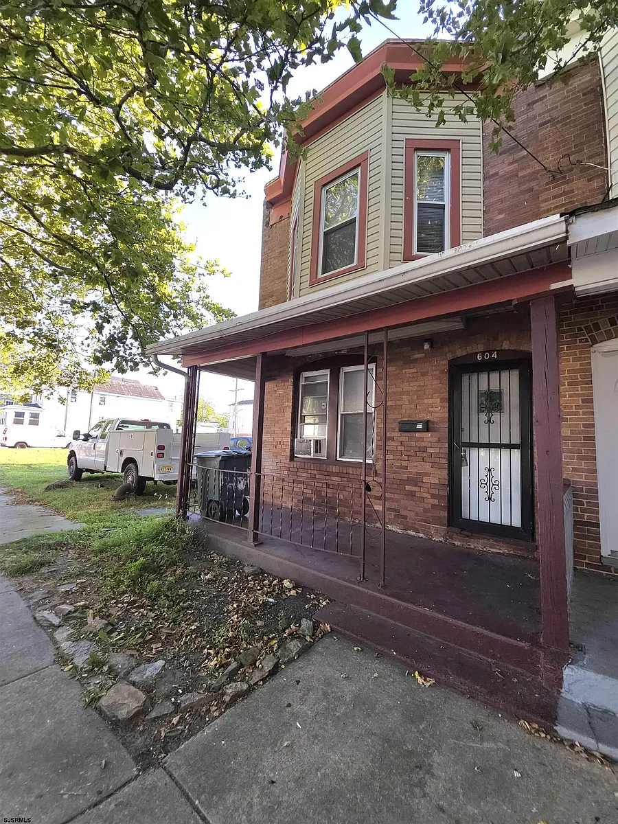 Building Photo - 604 N Indiana Ave