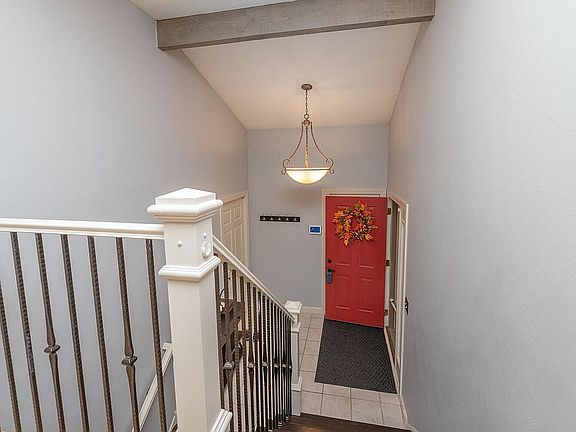 3rd image of 13701 Wellington Cres E