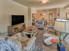 9512 Napoli Ln, Naples, FL