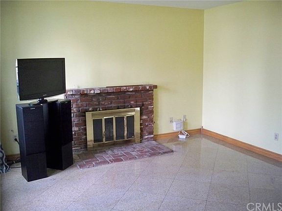 3rd image of 2103 S Plum Ave