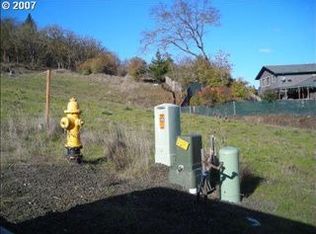 941 SE Golden Eagle Ave, Roseburg, OR 97470