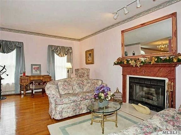 4th image of 8 Dumplin Hill Ln