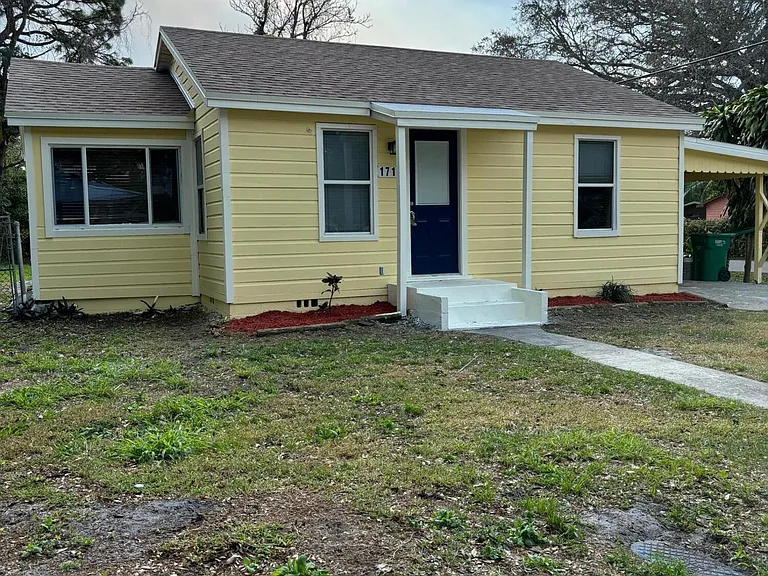 1717 Linwood Ave — Photo 2