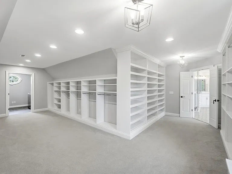 678 Canterbury Dr — Photo 21