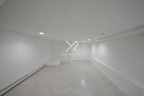 Rented by Yaffa Realty LLC | media 10