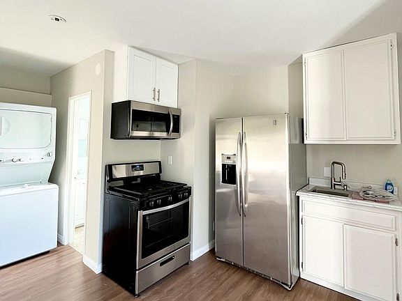 3rd image of 117 E Arlight St #B