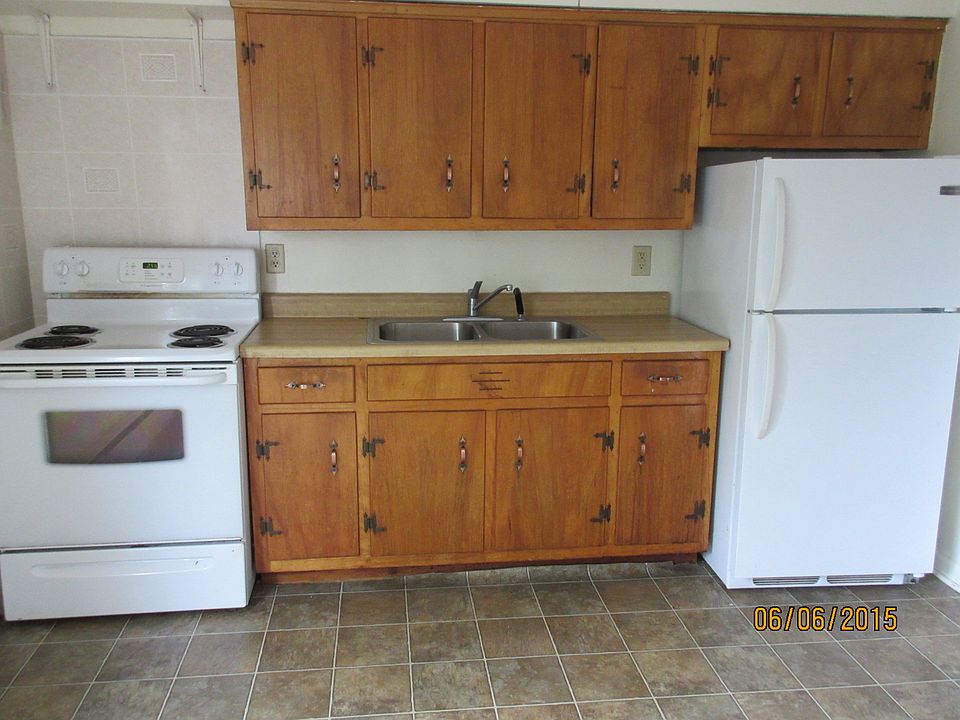 Kitchen (pic has older not newer LVT floor)