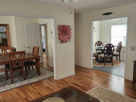 3rd image of 109 Camellia Dr