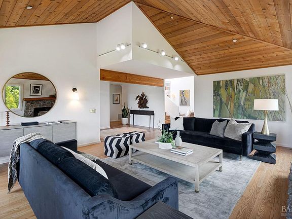 3rd image of 210 Stanford Avenue