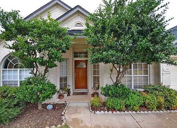 2nd image of 1307 Roadrunner Dr