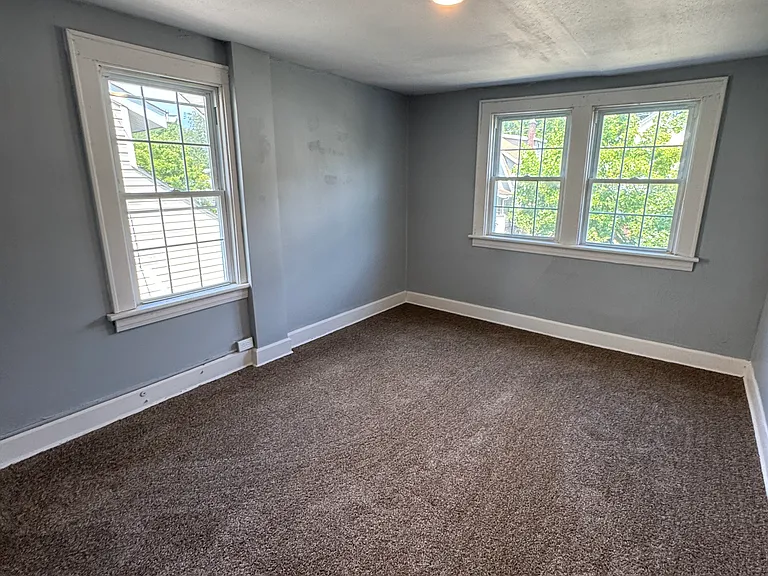 910 Whittier Ave — Photo 11