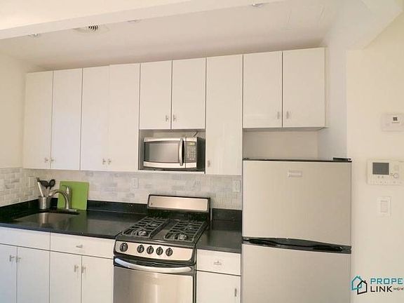 5th image of 145 Mulberry St APT 3B