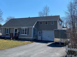 31 Greening Ave, South Burlington, VT 05403