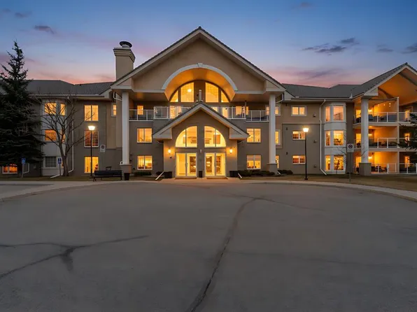 728 S Country Hills Rd NW #303, Calgary, AB T3K 5K8