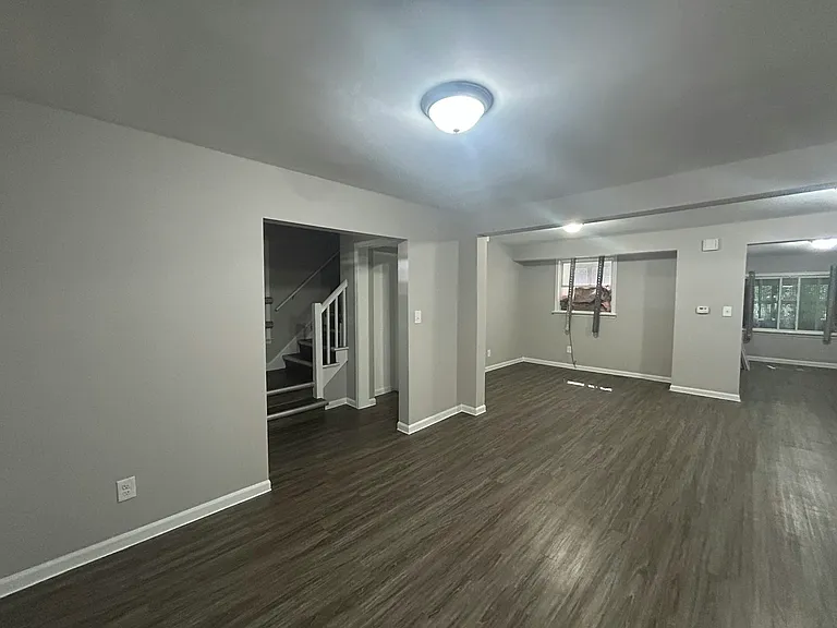 15713 Vaughan St — Photo 10