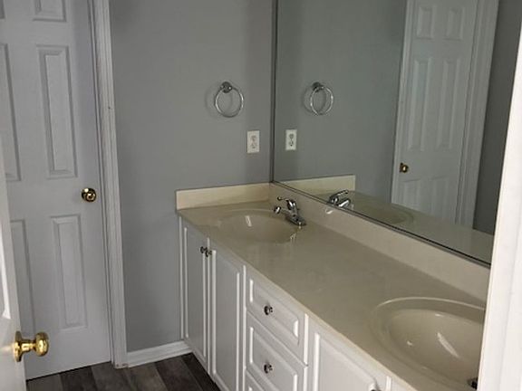 4th image of 634 Cornerstone Pl