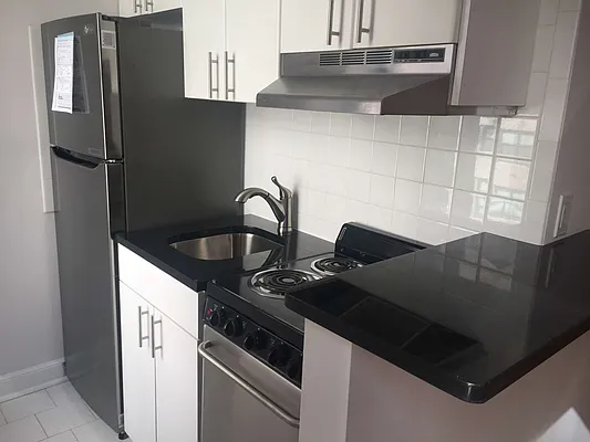 Rented by Metropolis Real Estate of Manhattan | media 20