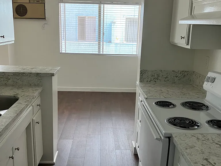 3329 Keystone Ave #6 — Photo 11