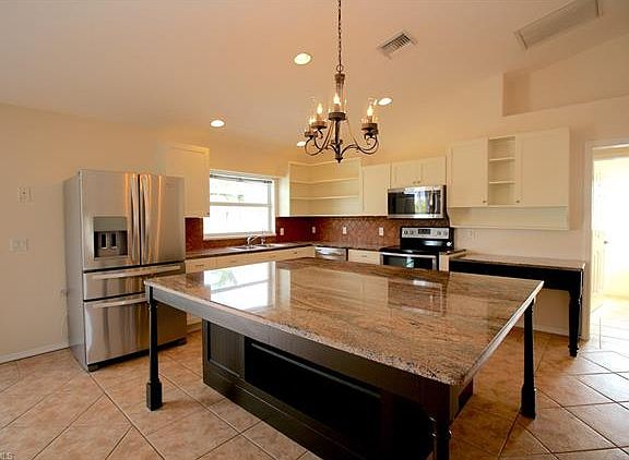 4th image of 2405 NW 9th Ave