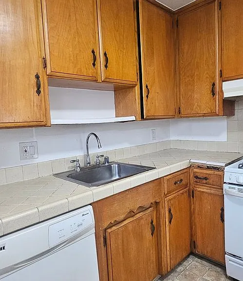 5901 S Land Park Dr — Photo 35