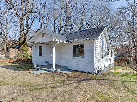 3rd image of 211 Stone Mountain St
