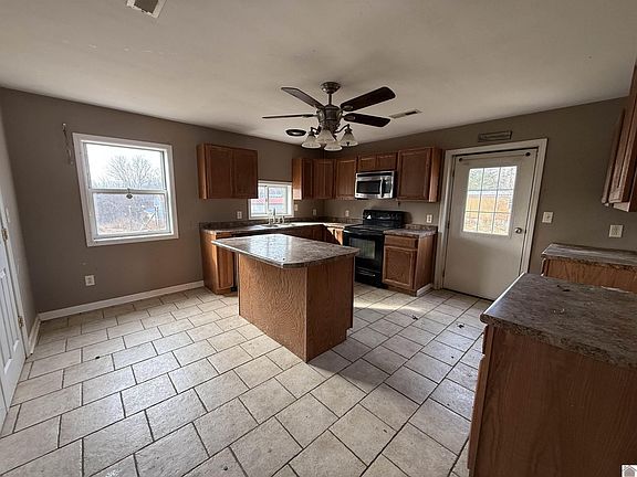 5th image of 903 3rd St