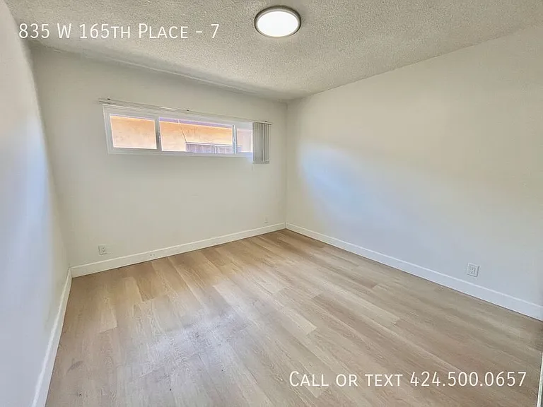 835 W 165th Pl #7 — Photo 10