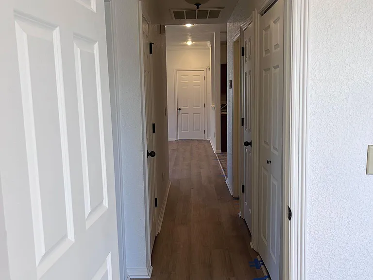 2869 N Seneca Ave — Photo 8