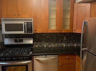 5910 Mayflower Ct, Alexandria, VA 22312